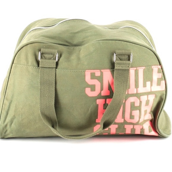 ⓈⓄⓁⒹVSPinK Duffel bag- {carry- on} - Picture 2 of 9